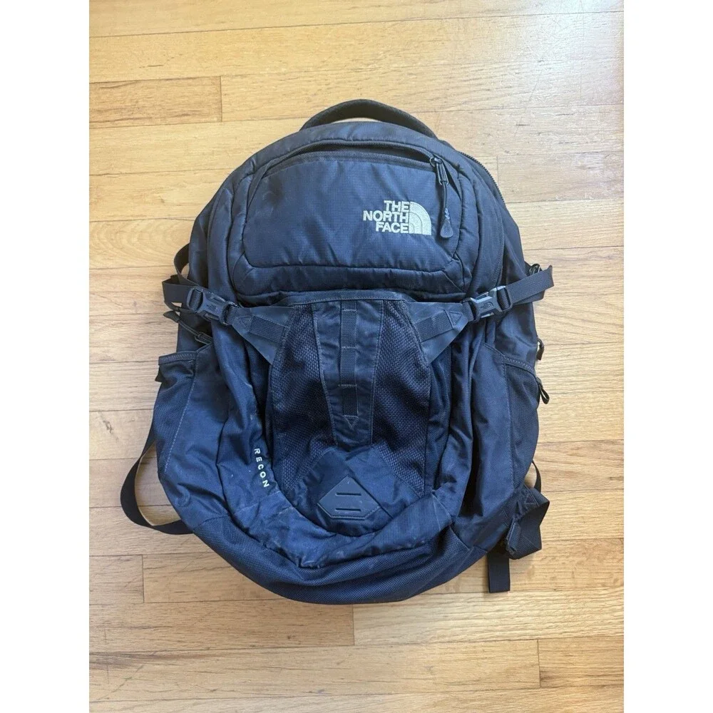 The North Face Recon Backpack 30L Black Day Travel Hiking Laptop
